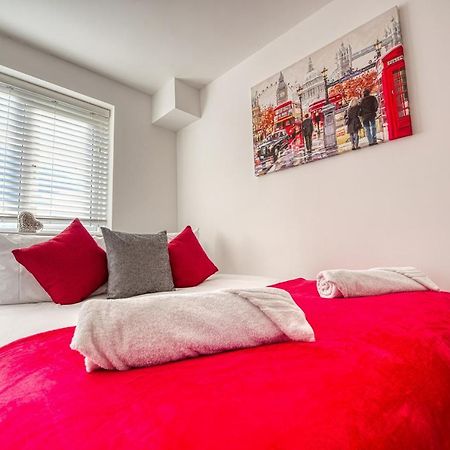 Modern 4 Bedroom 2 Bath House With Parking, Tyseley, Birmingham By 360Stays Eksteriør bilde