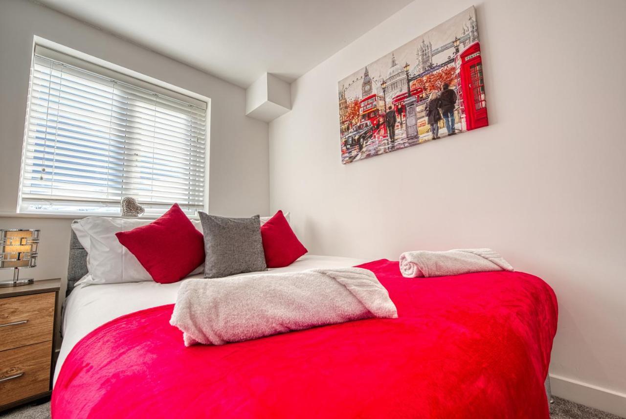 Modern 4 Bedroom 2 Bath House With Parking, Tyseley, Birmingham By 360Stays Eksteriør bilde