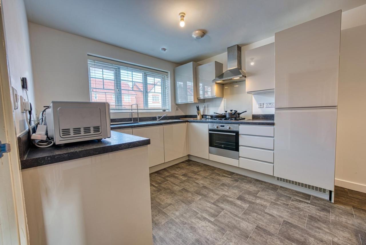 Modern 4 Bedroom 2 Bath House With Parking, Tyseley, Birmingham By 360Stays Eksteriør bilde