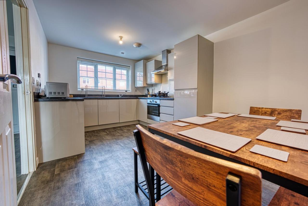 Modern 4 Bedroom 2 Bath House With Parking, Tyseley, Birmingham By 360Stays Eksteriør bilde