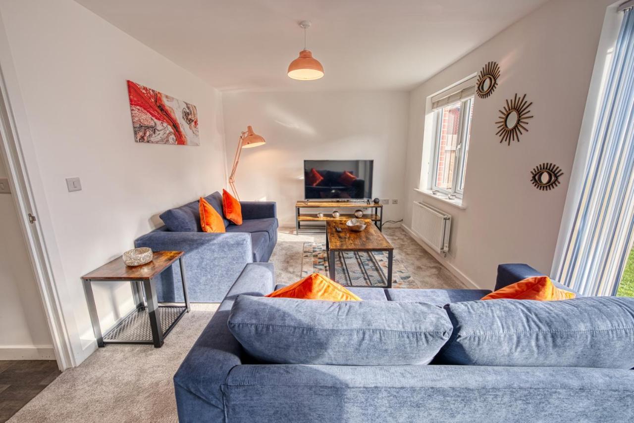 Modern 4 Bedroom 2 Bath House With Parking, Tyseley, Birmingham By 360Stays Eksteriør bilde