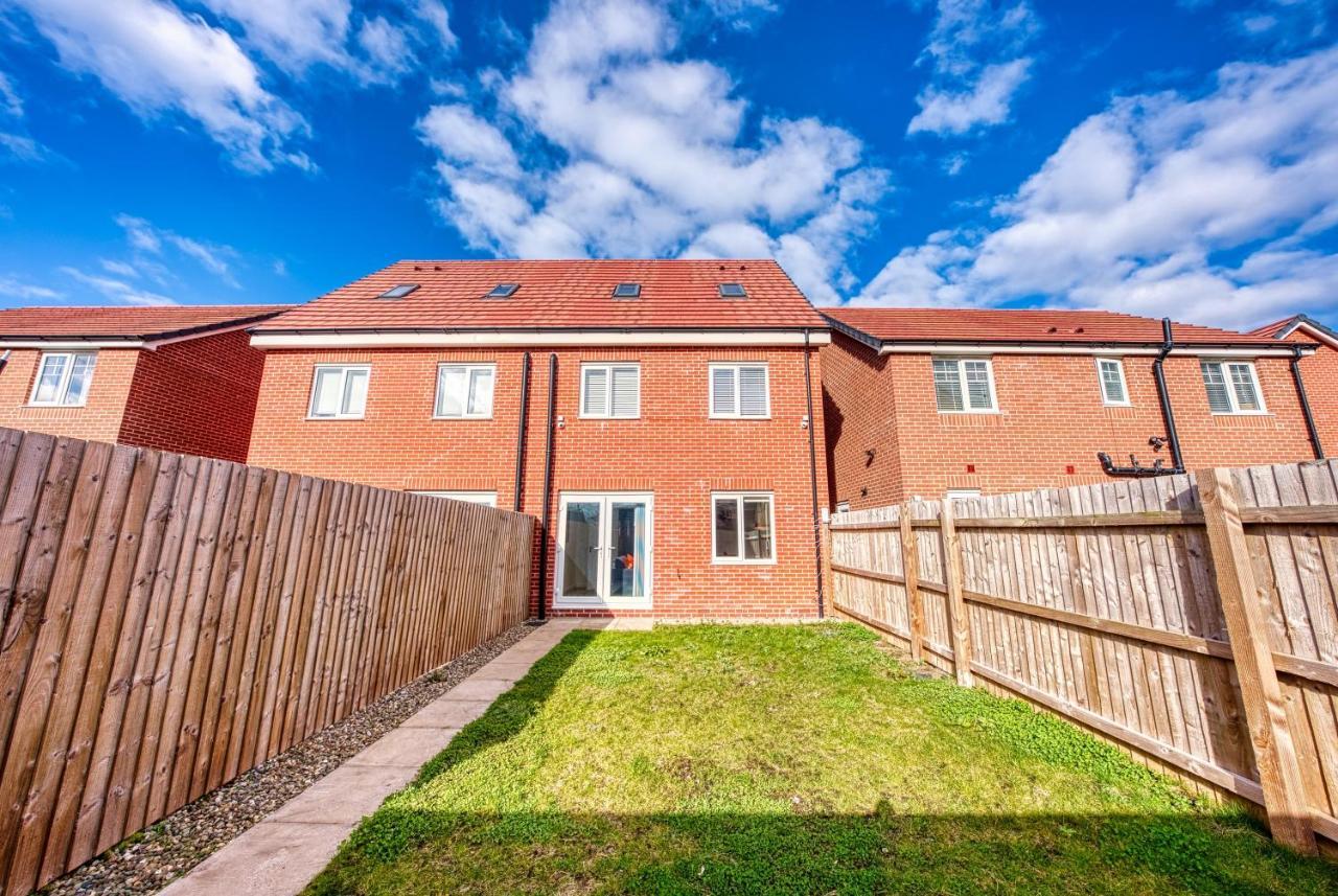 Modern 4 Bedroom 2 Bath House With Parking, Tyseley, Birmingham By 360Stays Eksteriør bilde