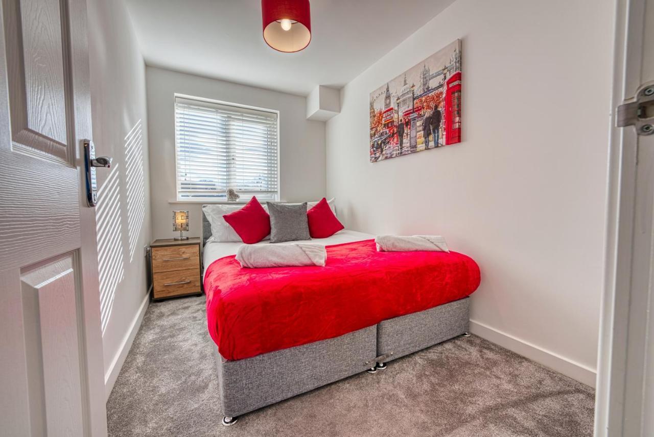 Modern 4 Bedroom 2 Bath House With Parking, Tyseley, Birmingham By 360Stays Eksteriør bilde